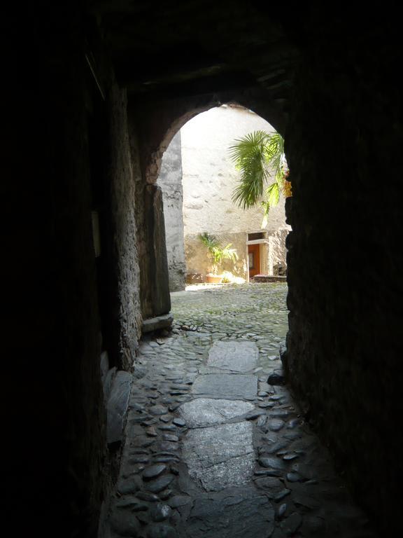 Guesthouse "Castello Del Nucleo" Intragna TI Exterior foto